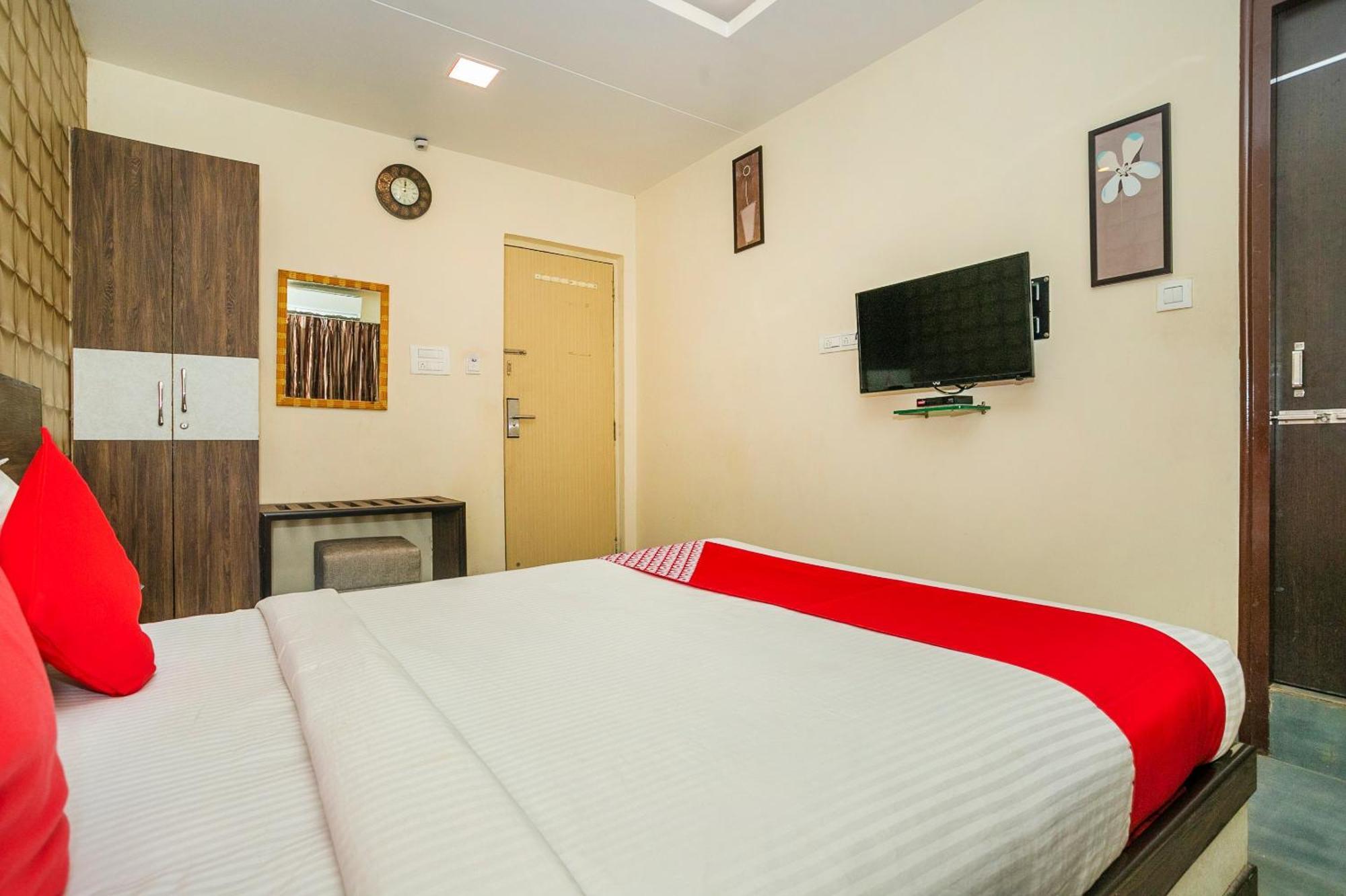 Collection O 5898 Checkin Residency Hotel Bangalore Exterior foto