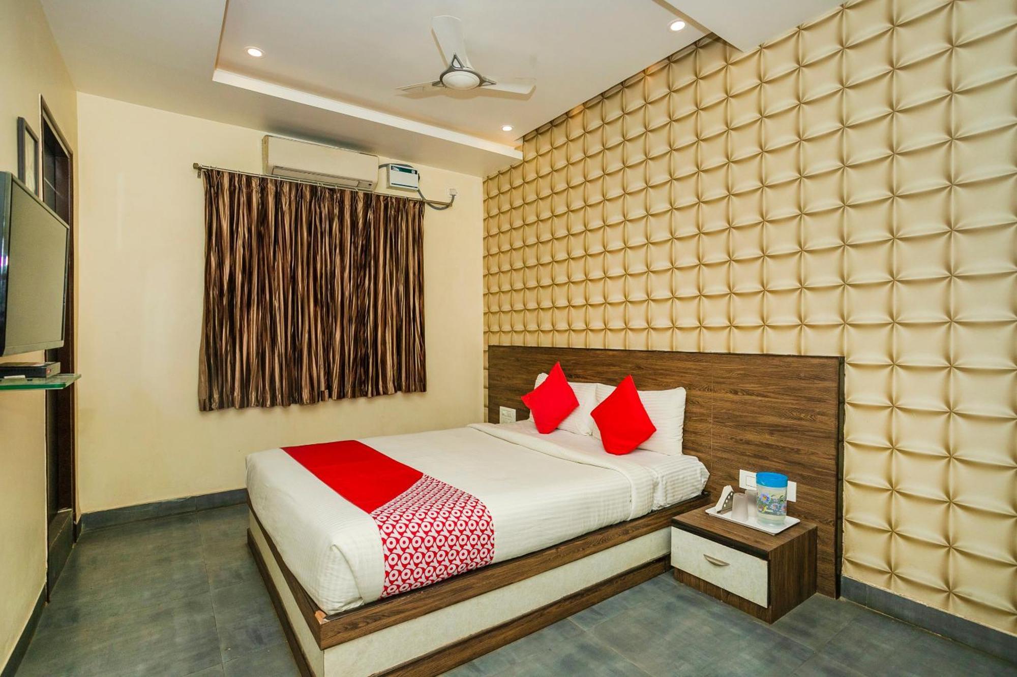 Collection O 5898 Checkin Residency Hotel Bangalore Exterior foto