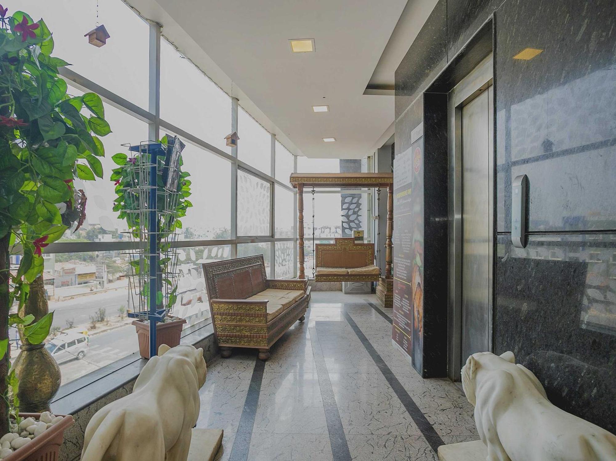 Collection O 5898 Checkin Residency Hotel Bangalore Exterior foto