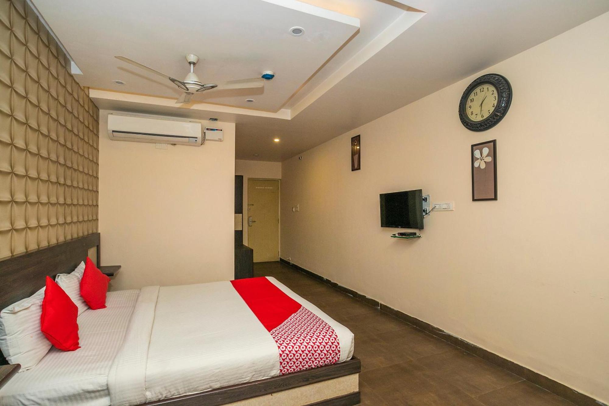 Collection O 5898 Checkin Residency Hotel Bangalore Exterior foto