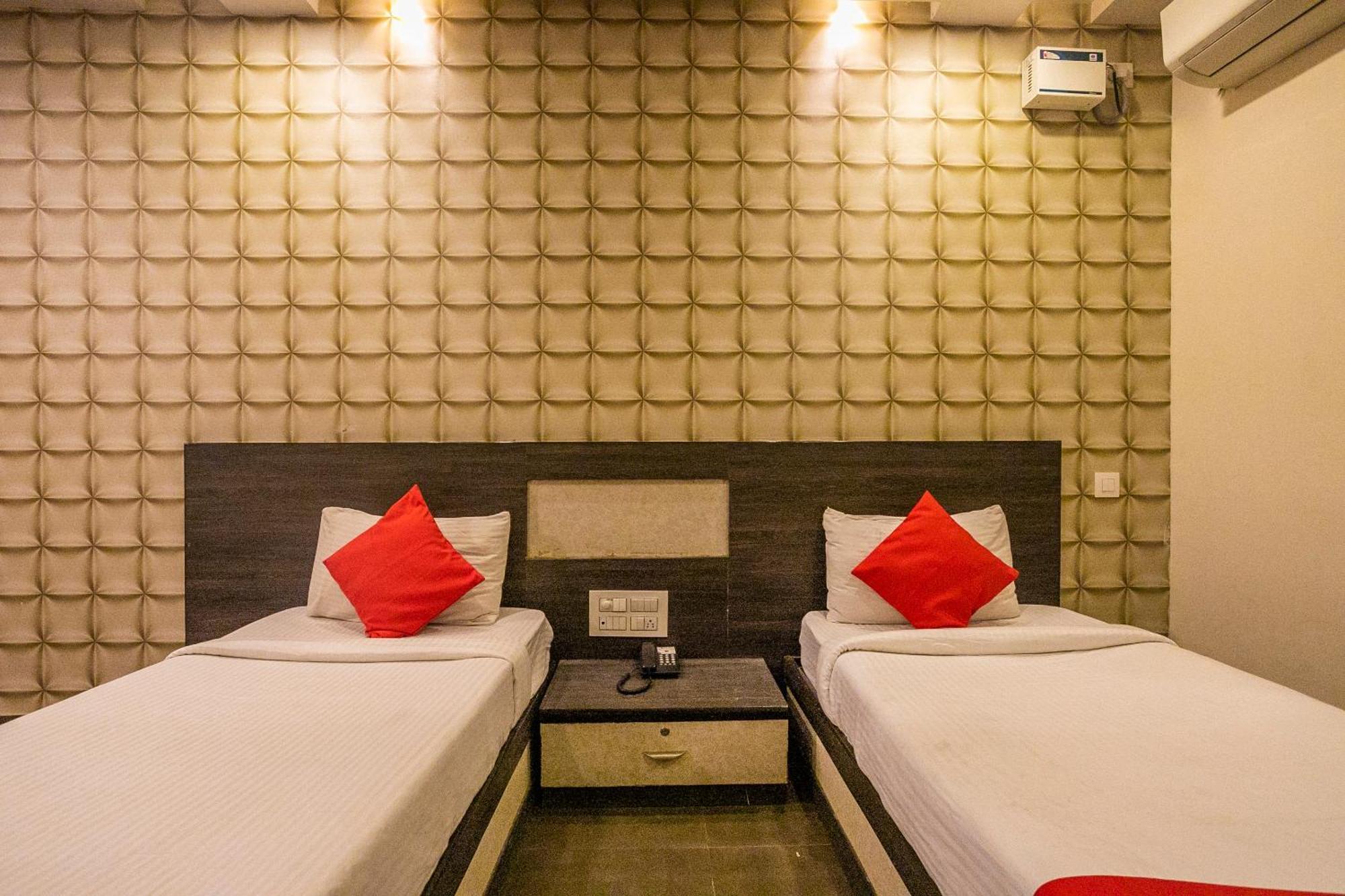 Collection O 5898 Checkin Residency Hotel Bangalore Exterior foto