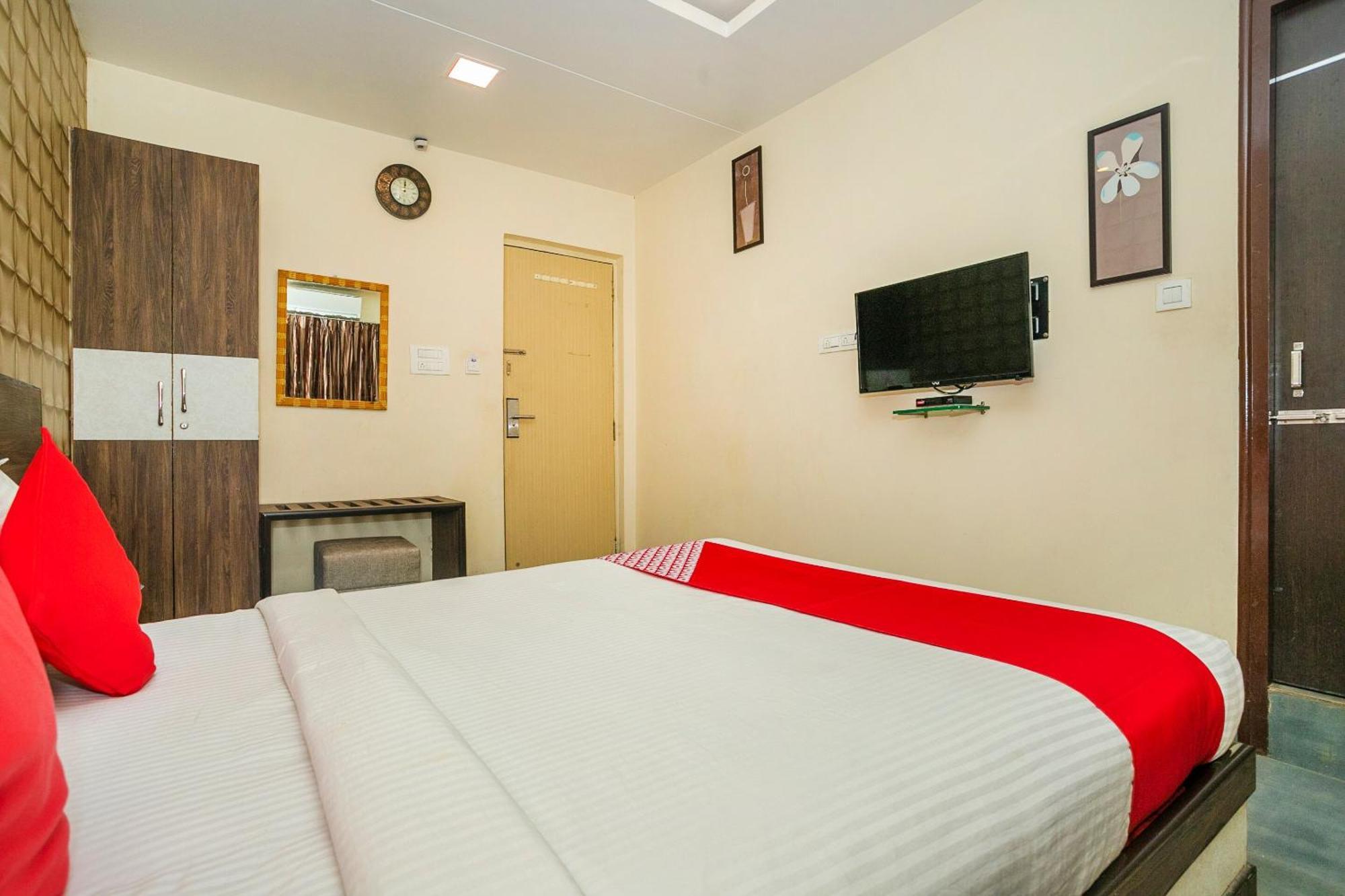 Collection O 5898 Checkin Residency Hotel Bangalore Exterior foto